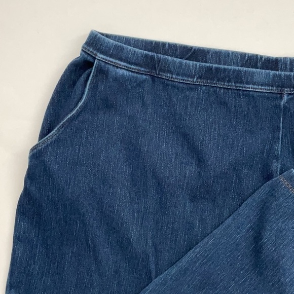 L.L. Bean  Perfect Fit Pull On Jeans - Picture 6 of 11